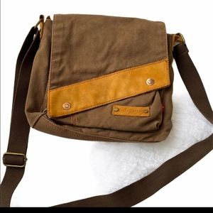 AUGUR CROSSBODY BAG